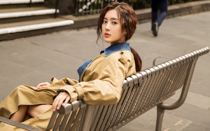 李强主持召开国务院常务会议